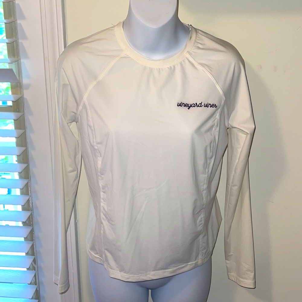 NWT vineyard vines rash guard
